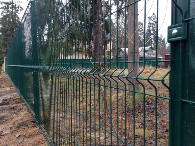 Зеленый 3д забор для загородного участка