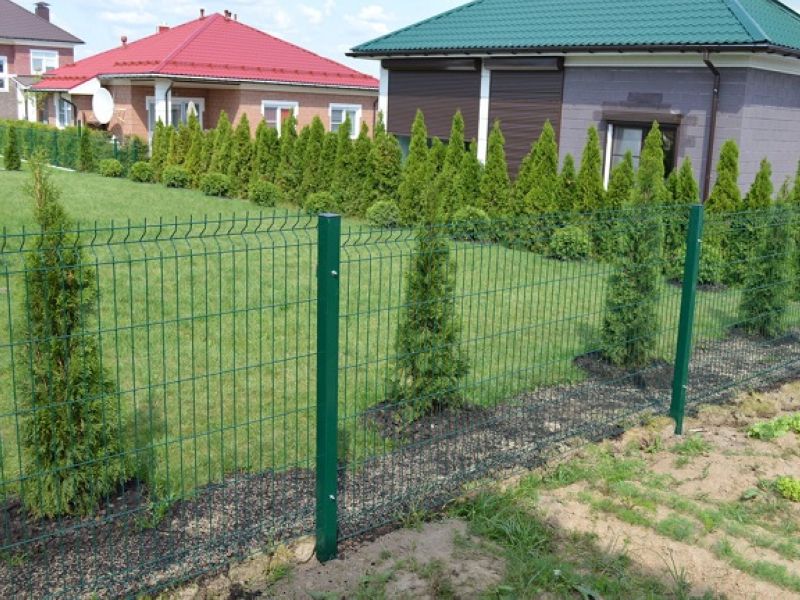 3Д забор из сетки для дачного дома